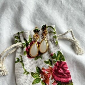 Brand New w/ Dust Bag Cute Summer Dangling Earrings